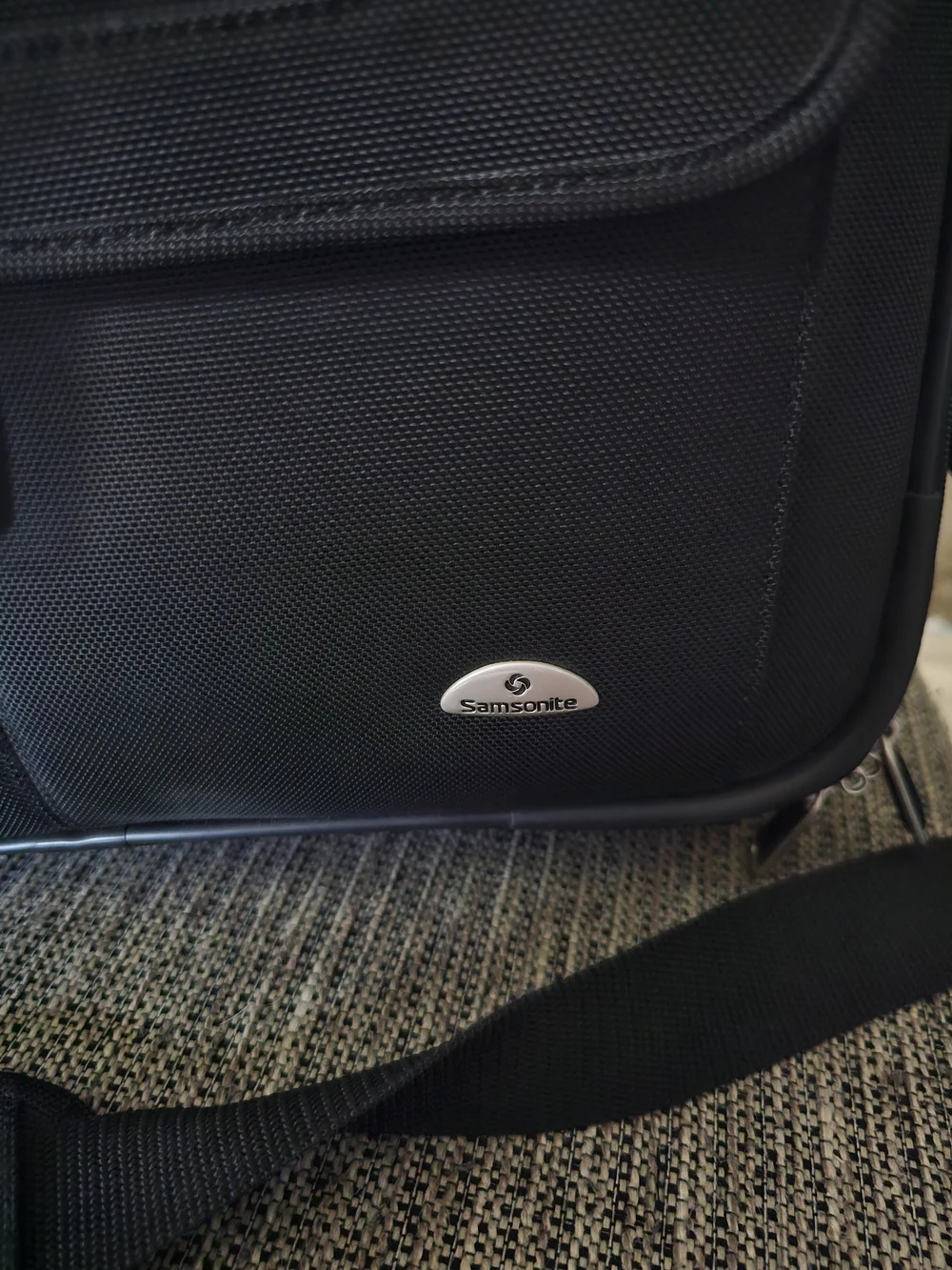Samsonite Classic Laptop Briefcase - Perfect Travel Bag Heavy Duty 17
